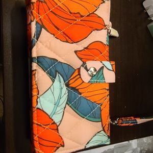 Vera Bradley vintage floral smartphone wristlet